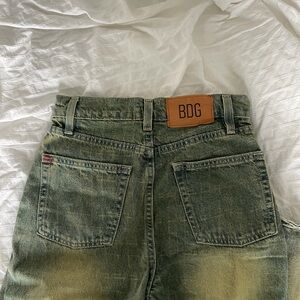 BDG ACID WASH DENIM JEANS